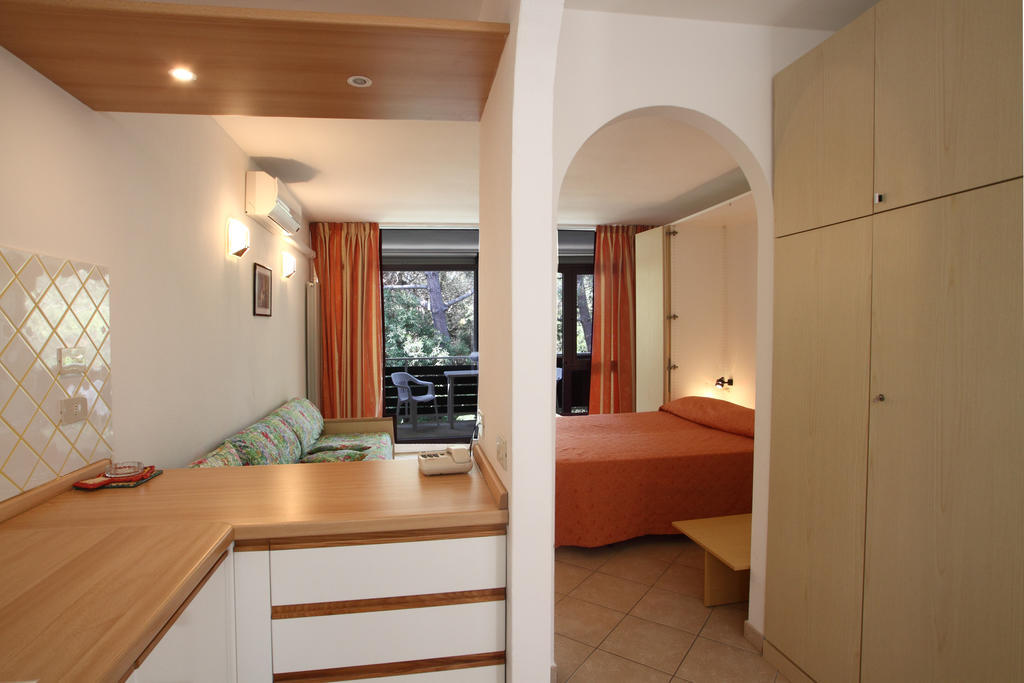 Residence Casa Di Caccia Marina Di Bibbona Habitación foto
